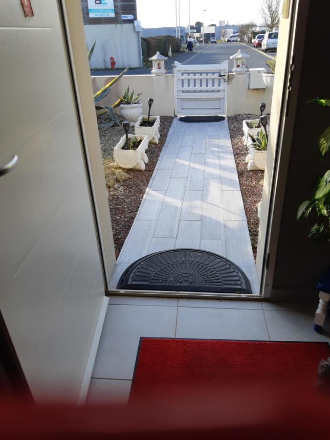 Chambre Lit Double Dans Pavillon , Chez Lilyanne Tonnay-Charente Exterior foto